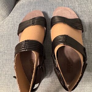 Munro Women's Black Sandals 8W